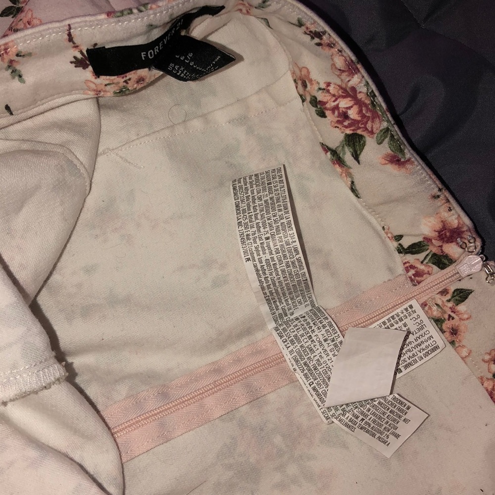 Forever 21 floral skirt - Picture 5 of 8